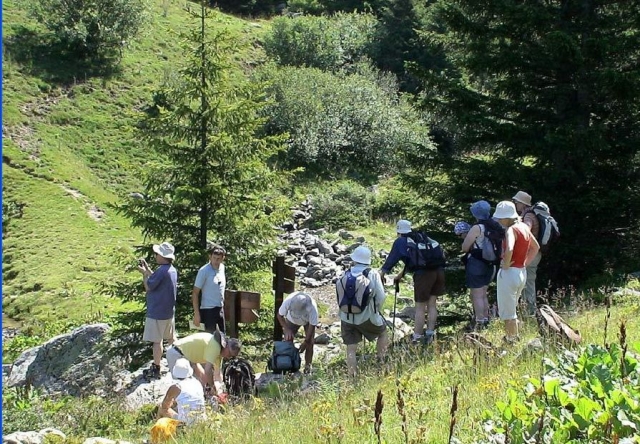  与朋友一起放松 